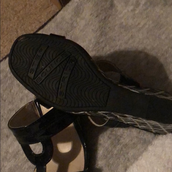 Life Stride Wedges. Black and white. Worn once. - Picture 4 of 5